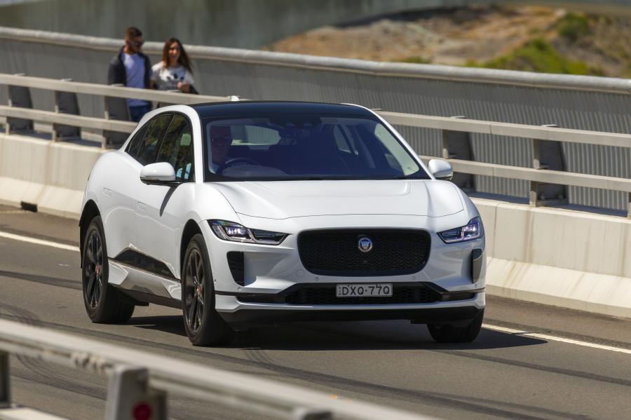  Jaguar I-Pace EV400 AWD SE 2018 года  (AU) (фото 29 из 40)